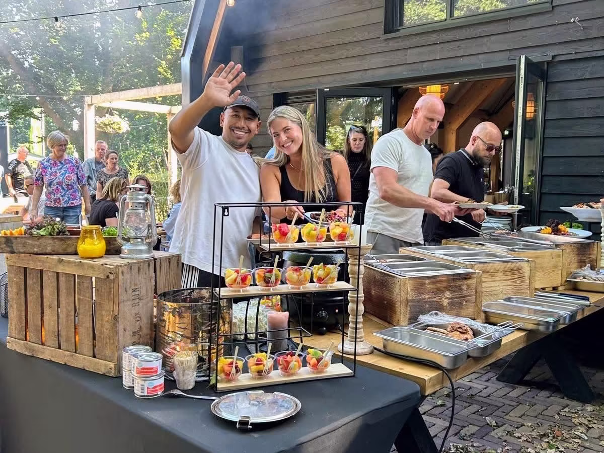 man en vrouw buffet Outdoor Harderwijk